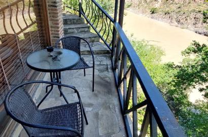 nearly repaired 9-room house for rent